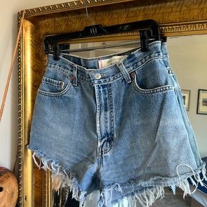 Vintage HW Distressed Levi’s Jean Shorts